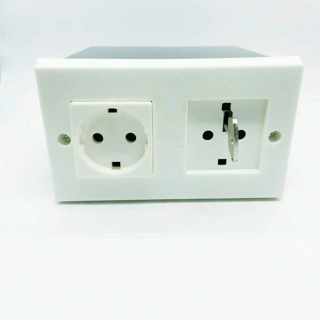 Hidden Wall Socket Safe – Secret Stash Box for Cash, Keys & Valuables
